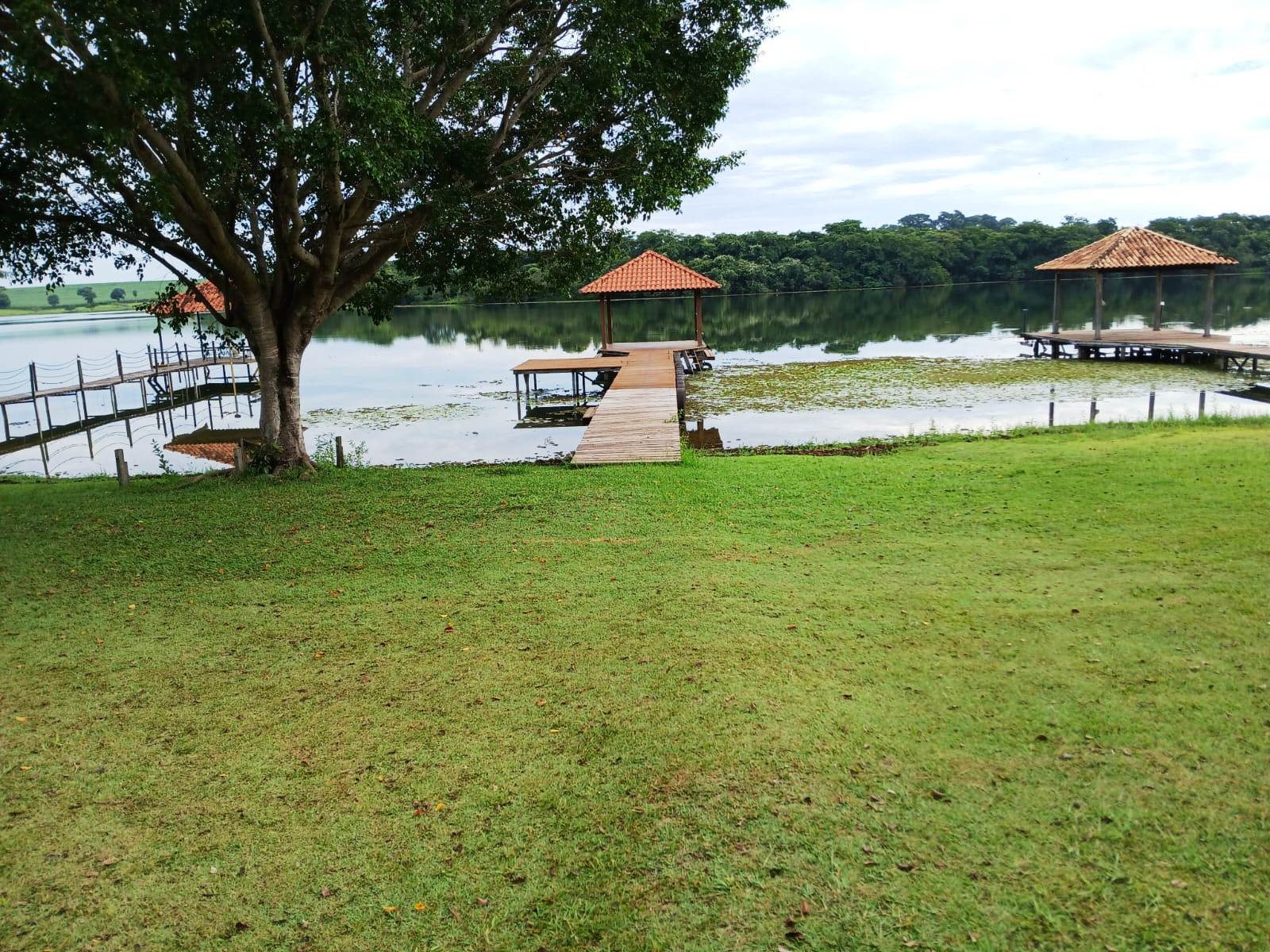 EXCELENTE RANCHO NA PARTE DE BAIXO DO BELVEDERE