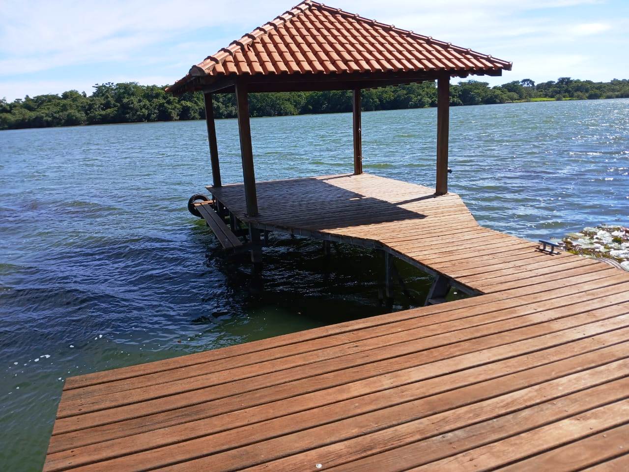 EXCELENTE RANCHO NA PARTE DE BAIXO DO BELVEDERE