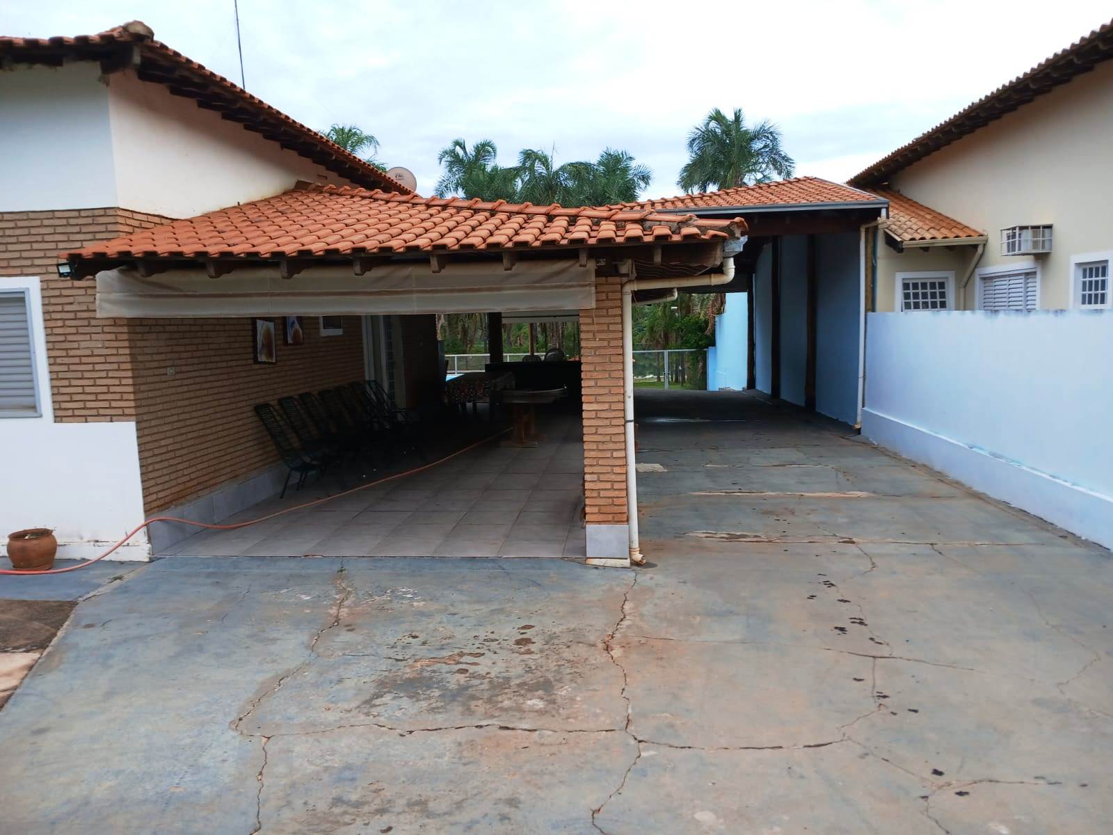 EXCELENTE RANCHO NA PARTE DE BAIXO DO BELVEDERE