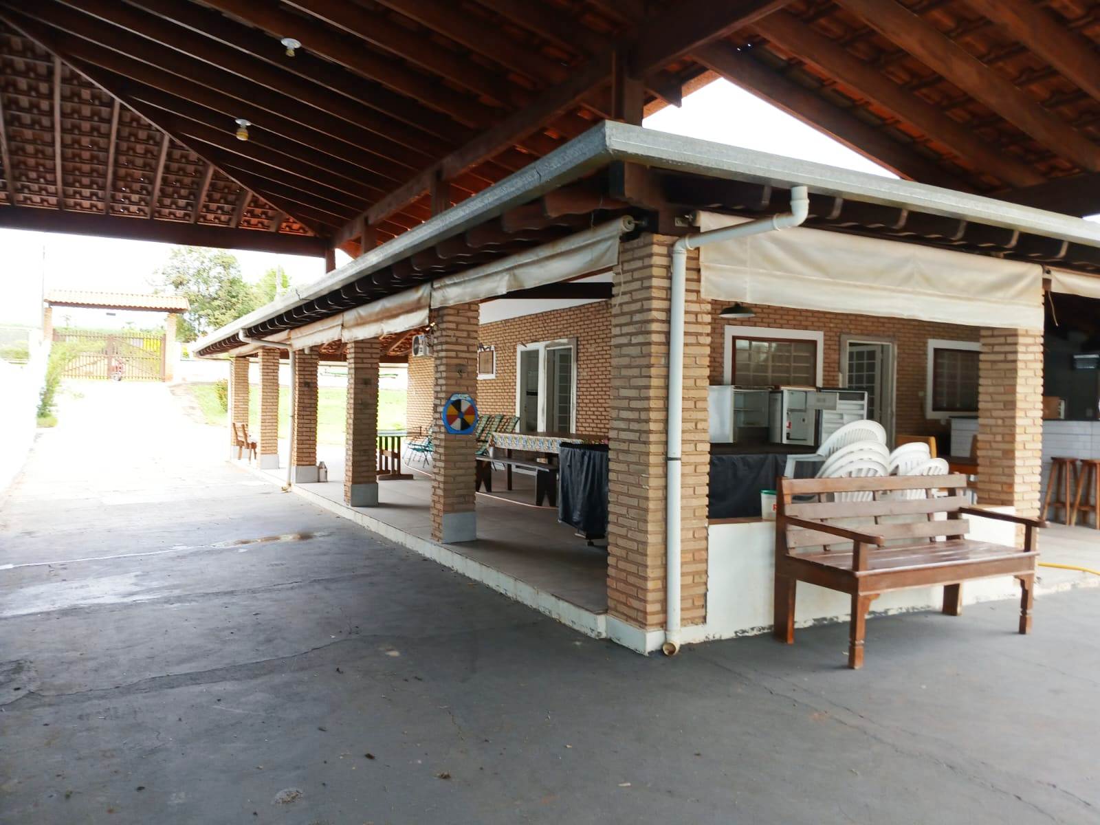 EXCELENTE RANCHO NA PARTE DE BAIXO DO BELVEDERE