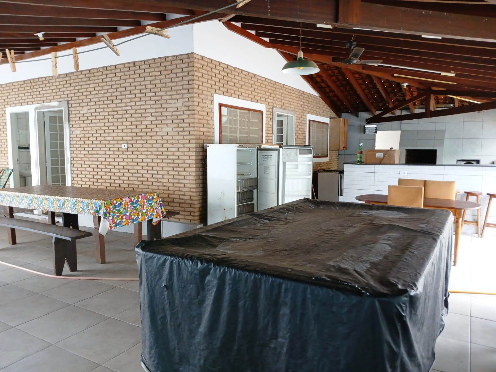 EXCELENTE RANCHO NA PARTE DE BAIXO DO BELVEDERE