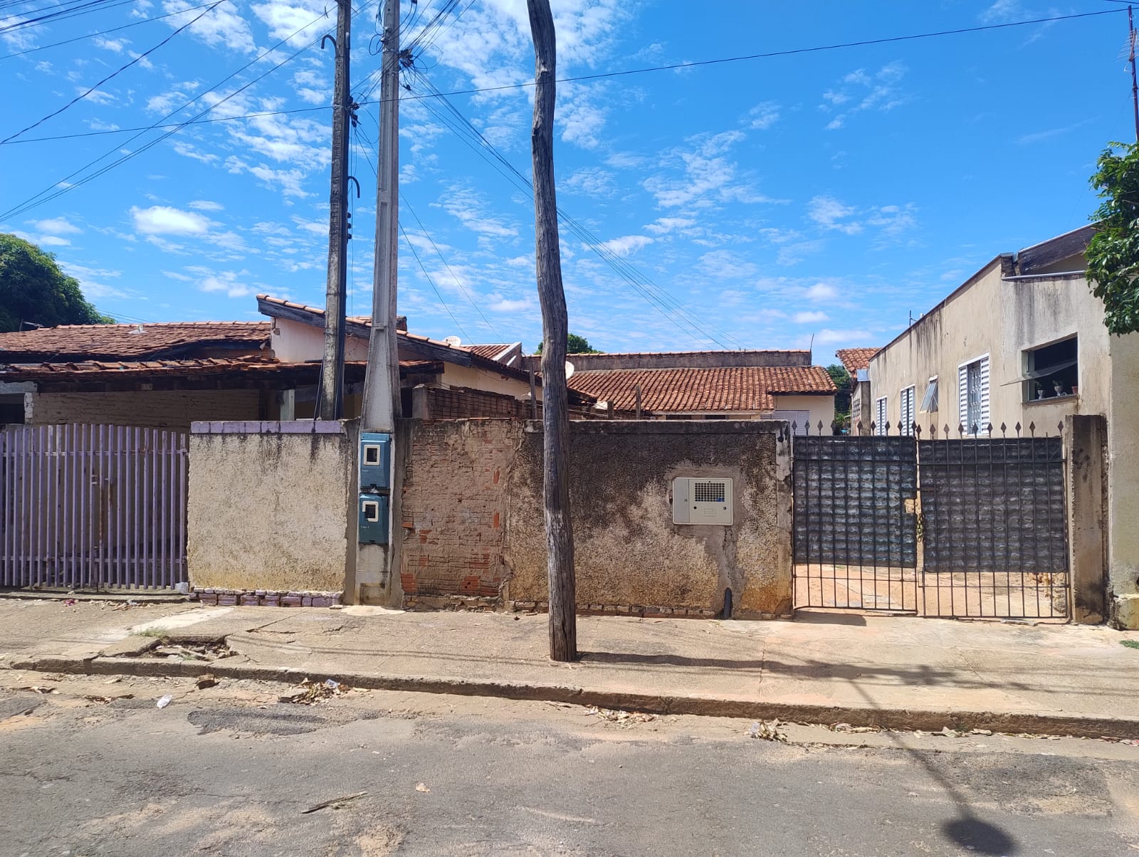 DUAS CASAS NO MESMO TERRENO NA VILA MATEUS 