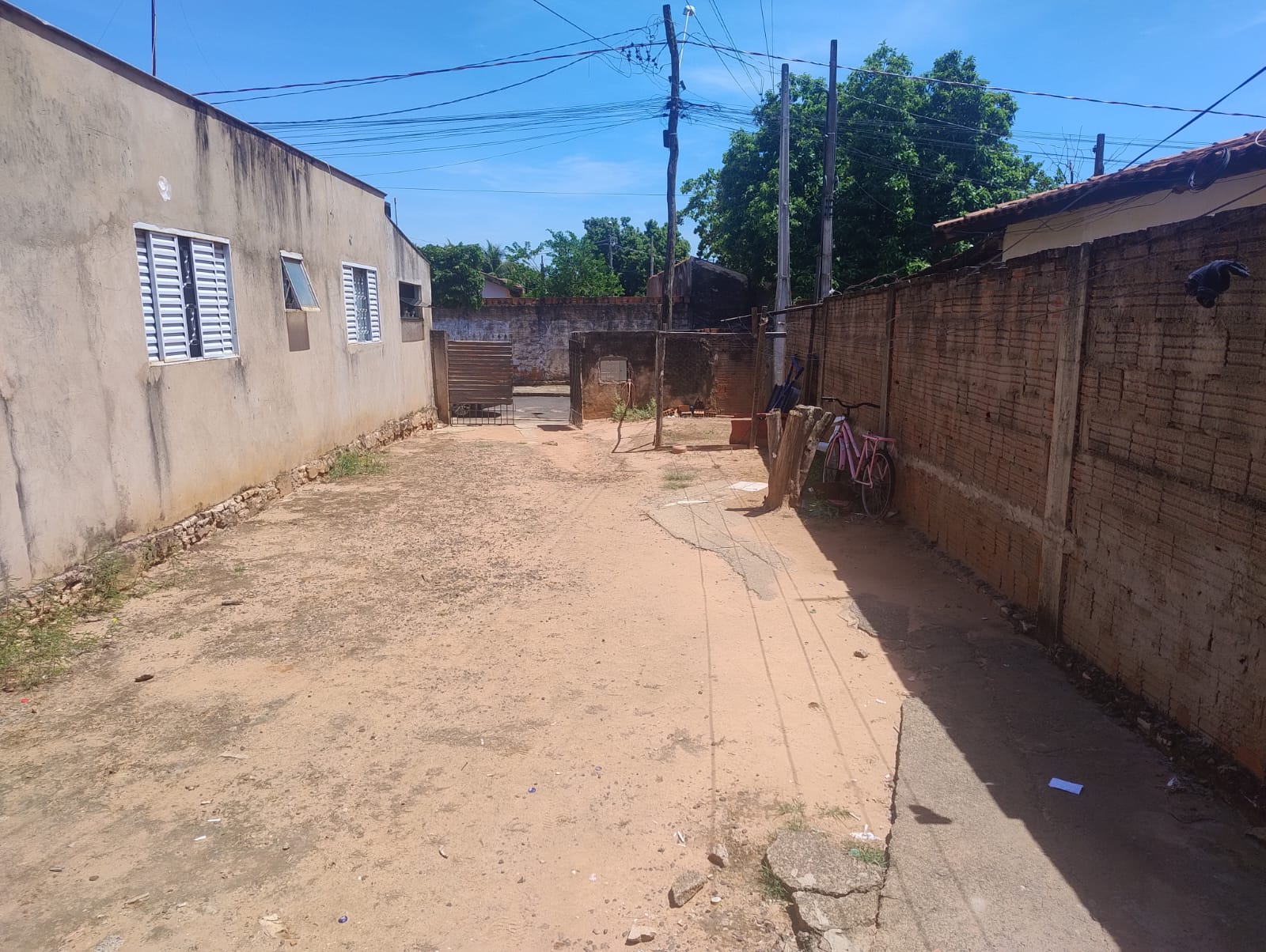 DUAS CASAS NO MESMO TERRENO NA VILA MATEUS 