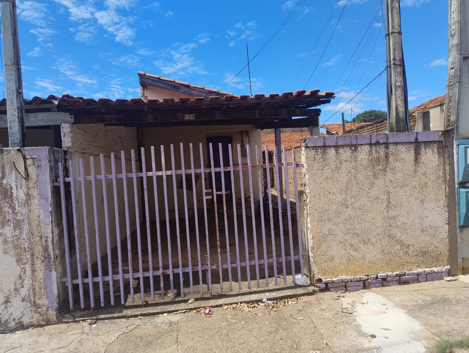 DUAS CASAS NO MESMO TERRENO NA VILA MATEUS 