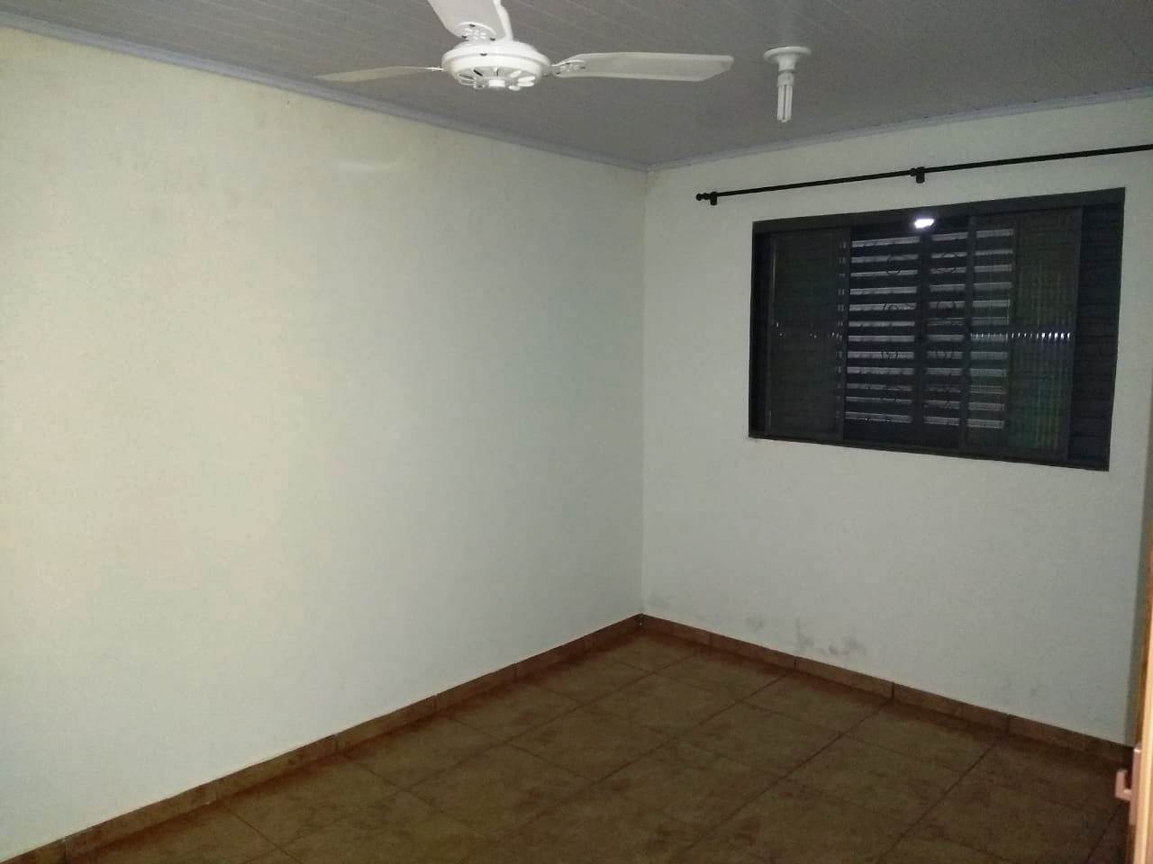 ÓTIMA CASA COM EDICULA NO FUNDO PROXIMO AO SUPERMERCADO ELDORADO