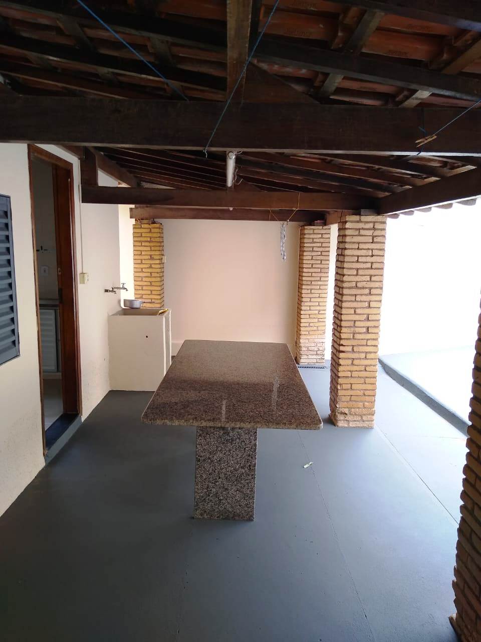 ÓTIMA CASA COM EDICULA NO FUNDO PROXIMO AO SUPERMERCADO ELDORADO