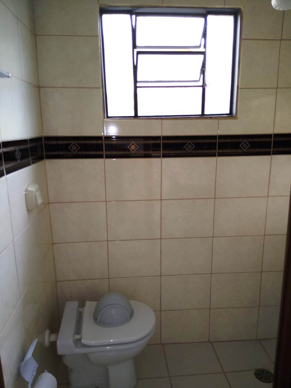 ÓTIMA CASA COM EDICULA NO FUNDO PROXIMO AO SUPERMERCADO ELDORADO