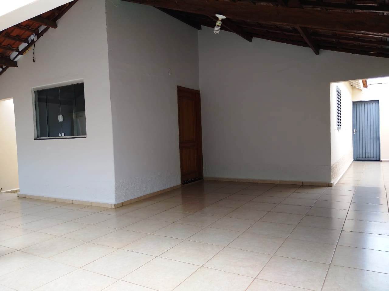 ÓTIMA CASA COM EDICULA NO FUNDO PROXIMO AO SUPERMERCADO ELDORADO