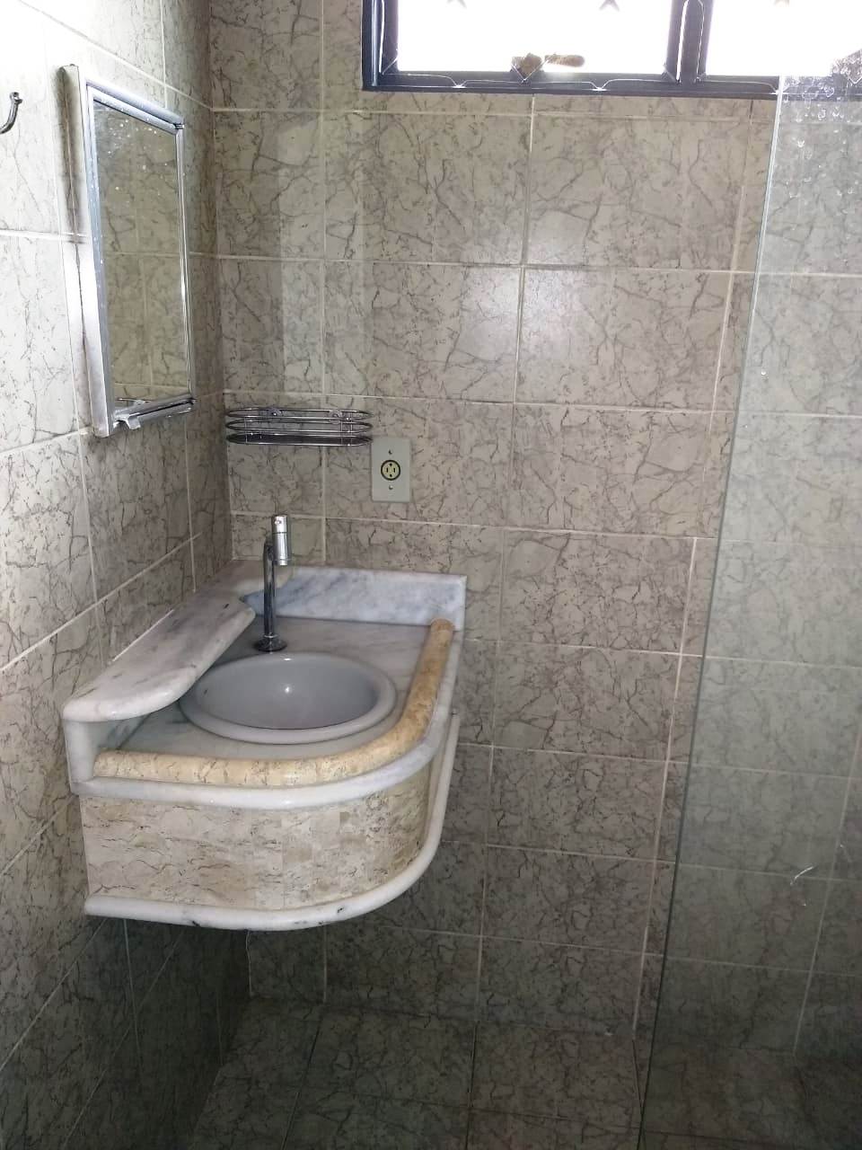 ÓTIMA CASA COM EDICULA NO FUNDO PROXIMO AO SUPERMERCADO ELDORADO