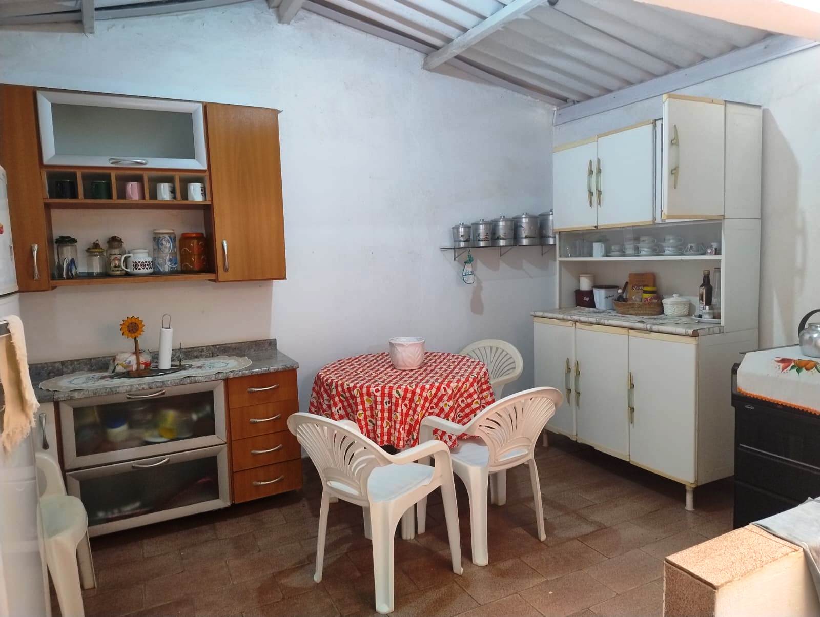 CASA DE ESQUINA PERTINHO DA FUNEPE