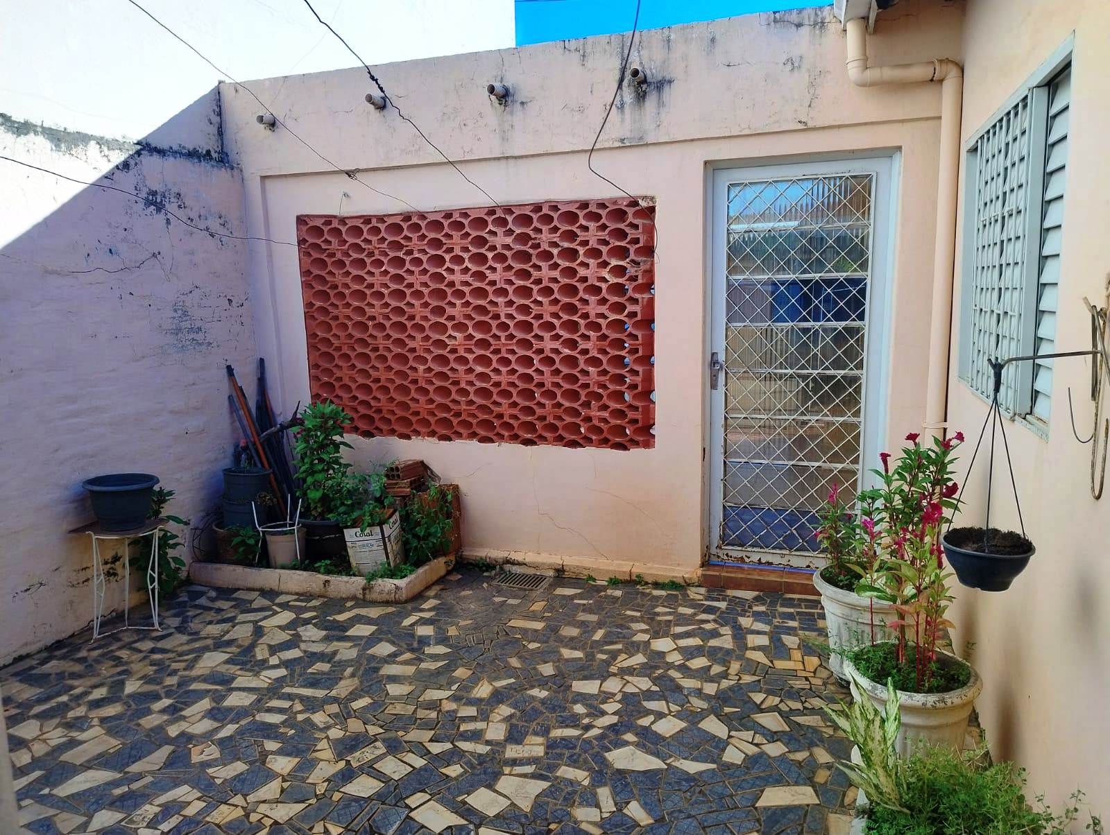 CASA DE ESQUINA PERTINHO DA FUNEPE