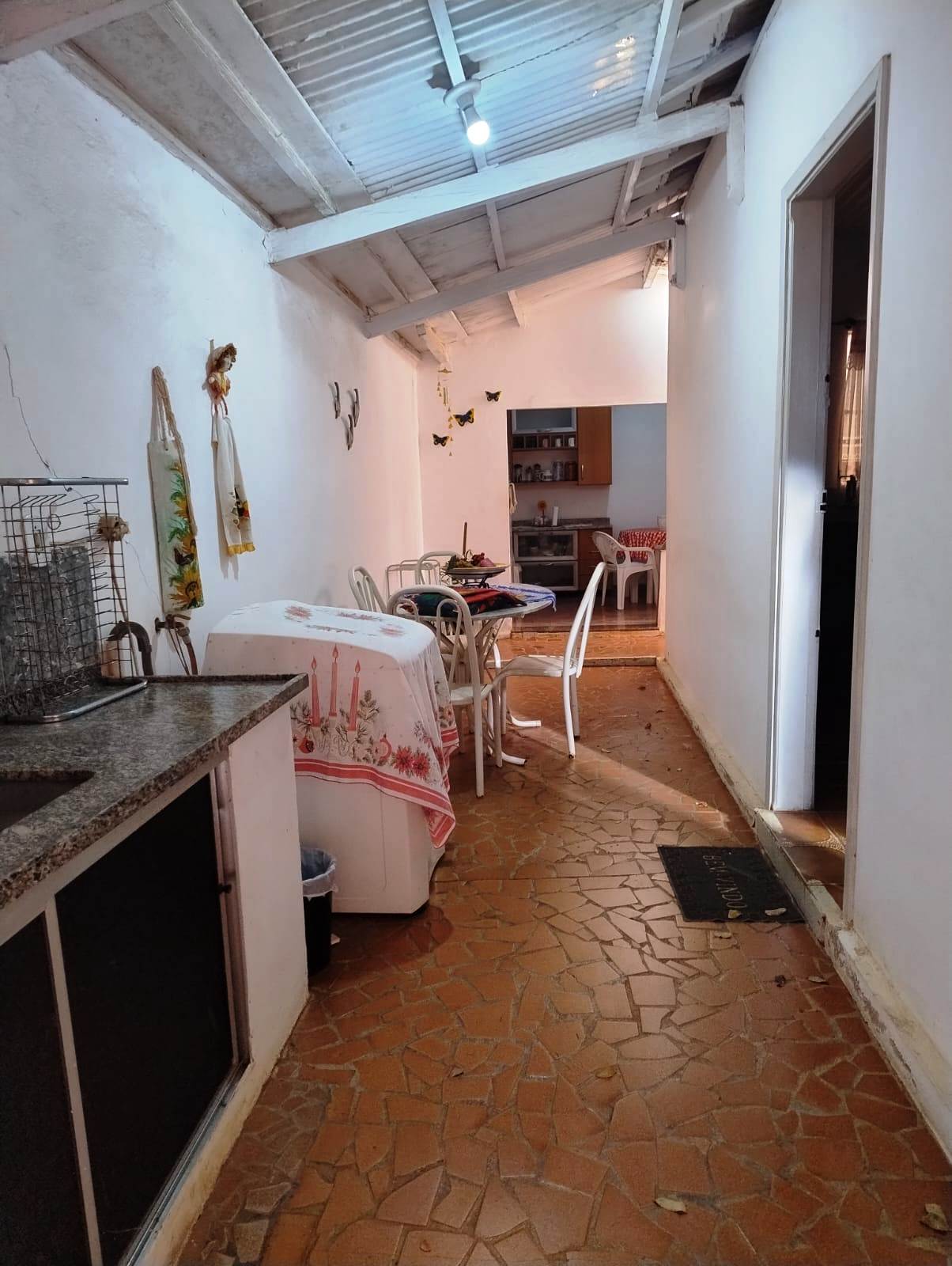 CASA DE ESQUINA PERTINHO DA FUNEPE