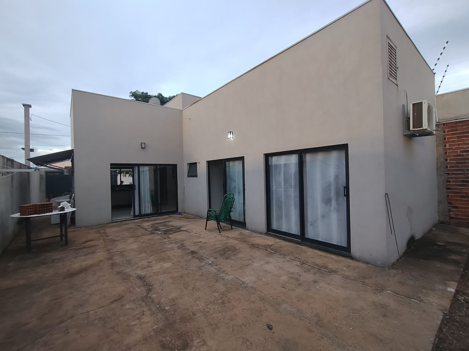 ÓTIMA CASA MODERNA NO JARDIM IPANEMA 