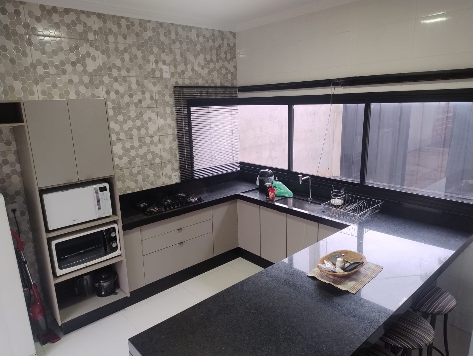 ÓTIMA CASA MODERNA NO JARDIM IPANEMA 