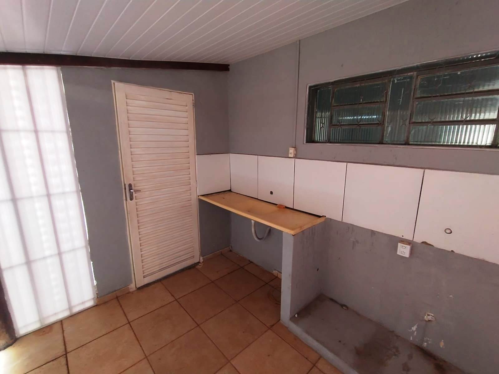 IMÓVEL COMERCIAL COM EDICULA NOS FUNDOS