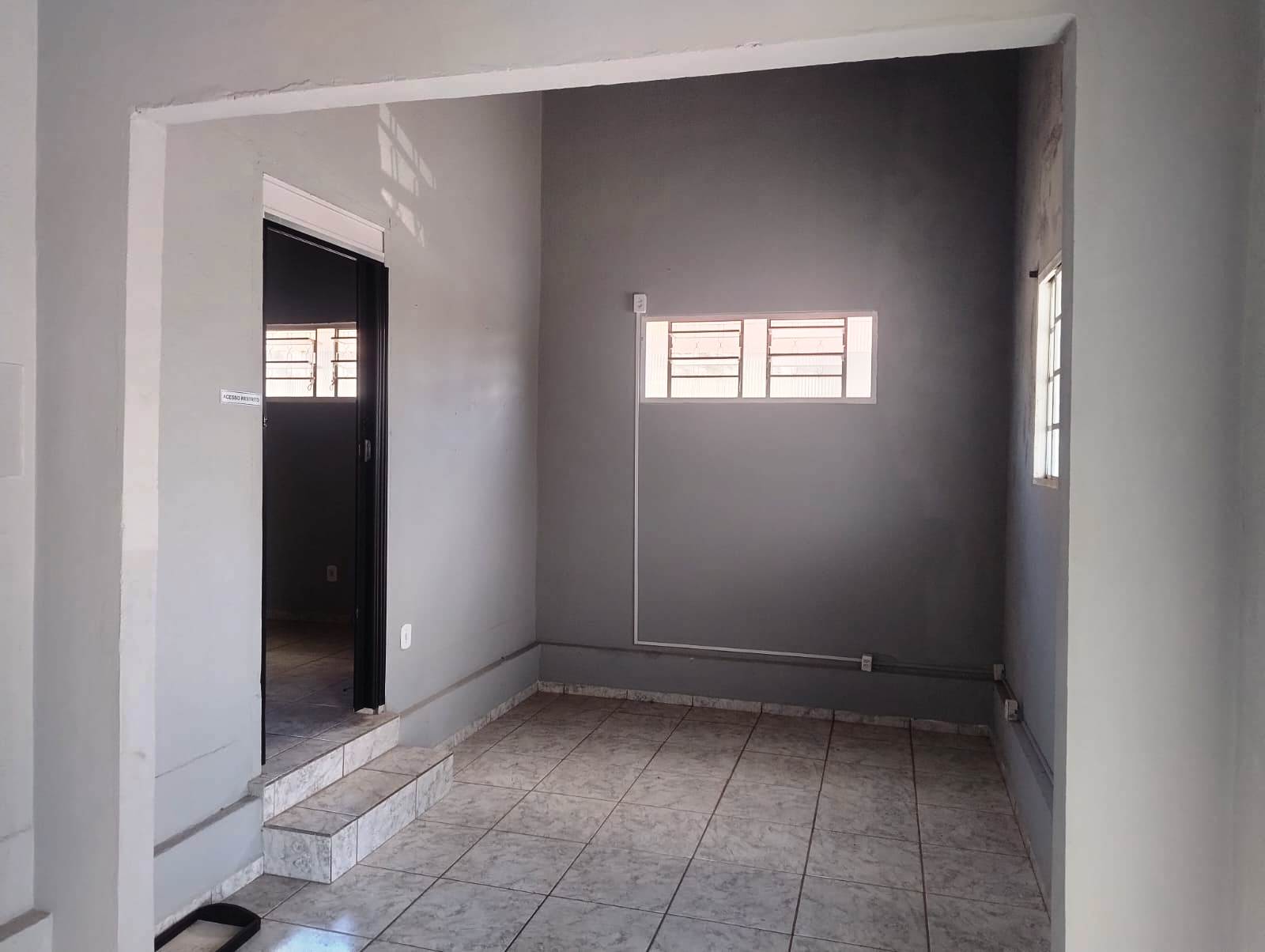 IMÓVEL COMERCIAL COM EDICULA NOS FUNDOS