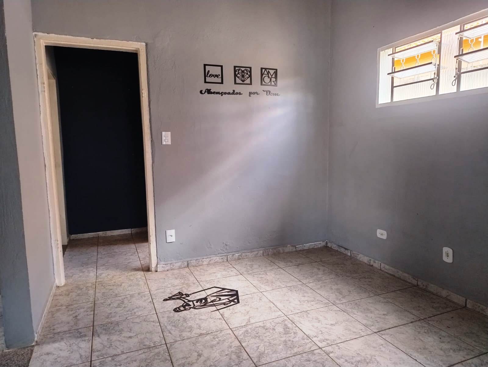 IMÓVEL COMERCIAL COM EDICULA NOS FUNDOS