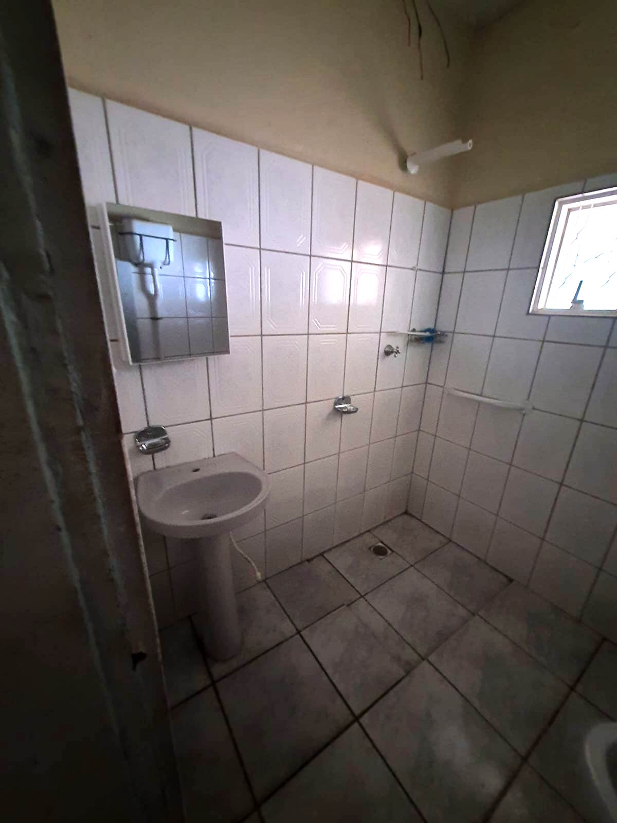 CASA COM ÓTIMA LOCALIZAÇÃO DA VILA FÁTIMA 