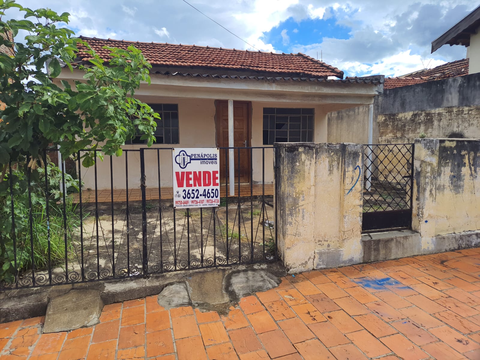 CASA COM ÓTIMA LOCALIZAÇÃO DA VILA FÁTIMA 