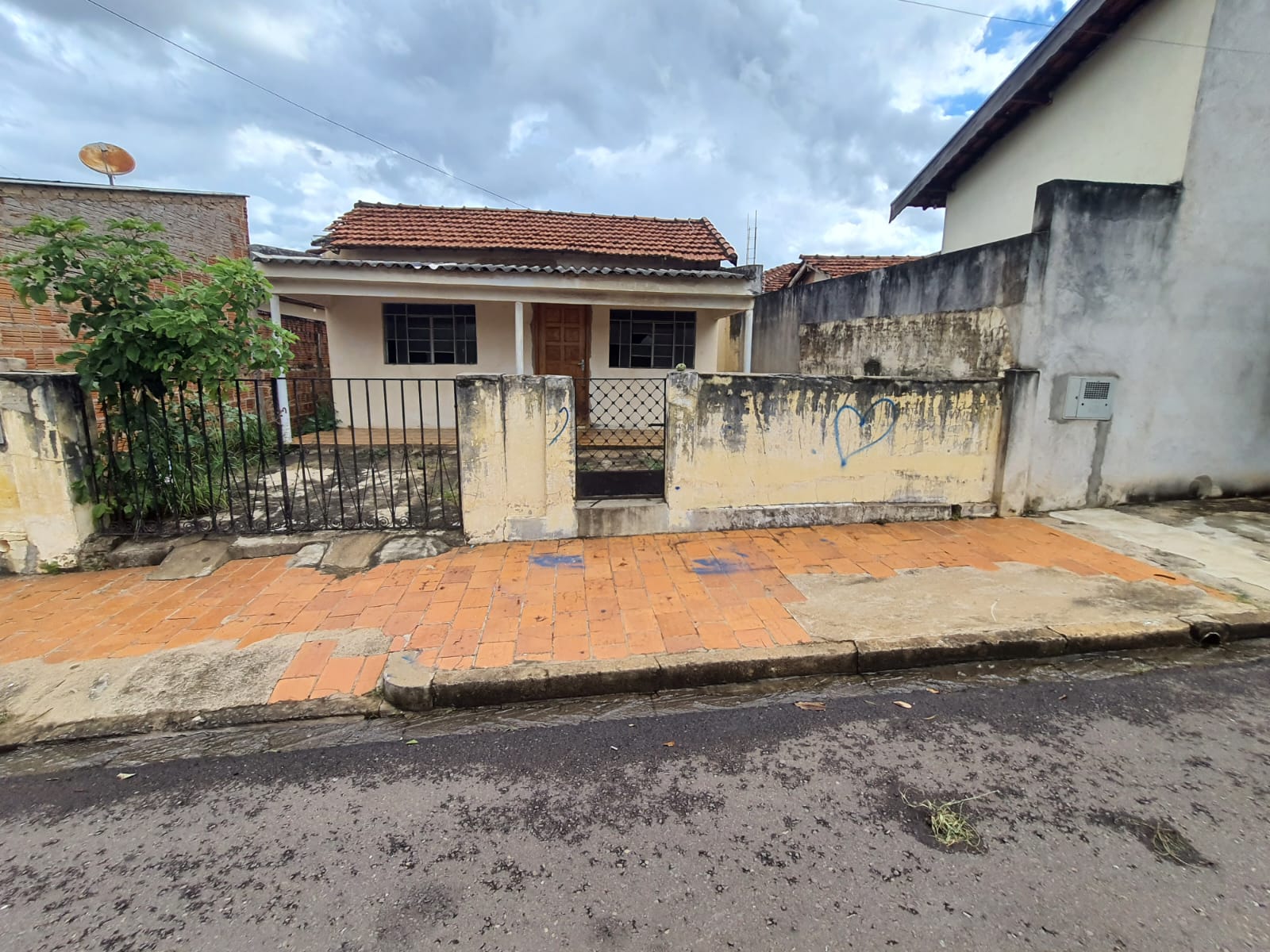 CASA COM ÓTIMA LOCALIZAÇÃO DA VILA FÁTIMA 