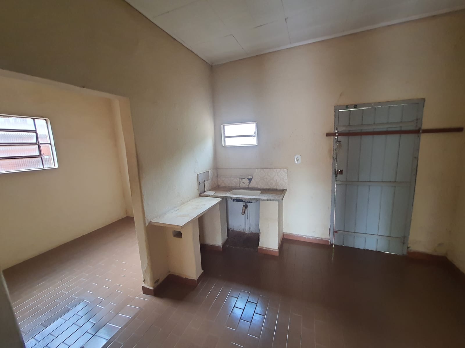 CASA COM ÓTIMA LOCALIZAÇÃO DA VILA FÁTIMA 