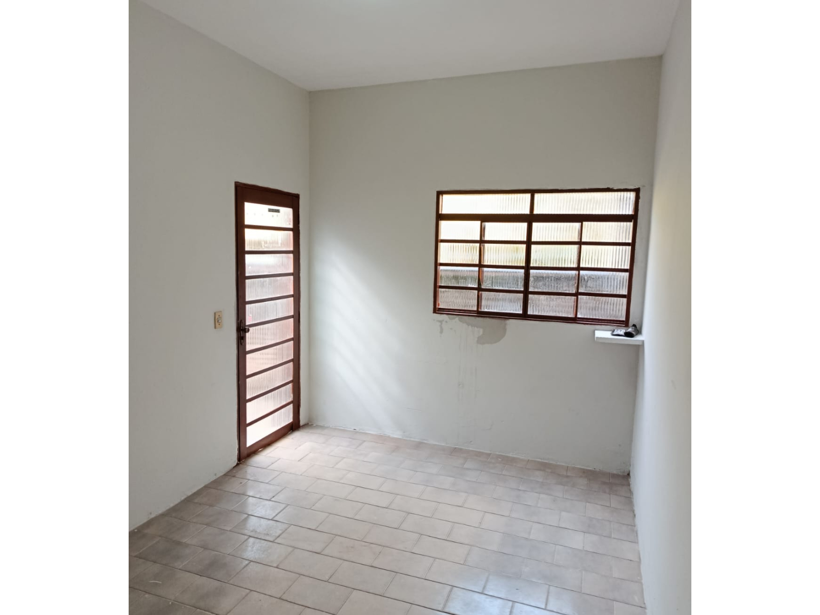 Avenida Leblon, 425 Fundos - Jardim Guanabara