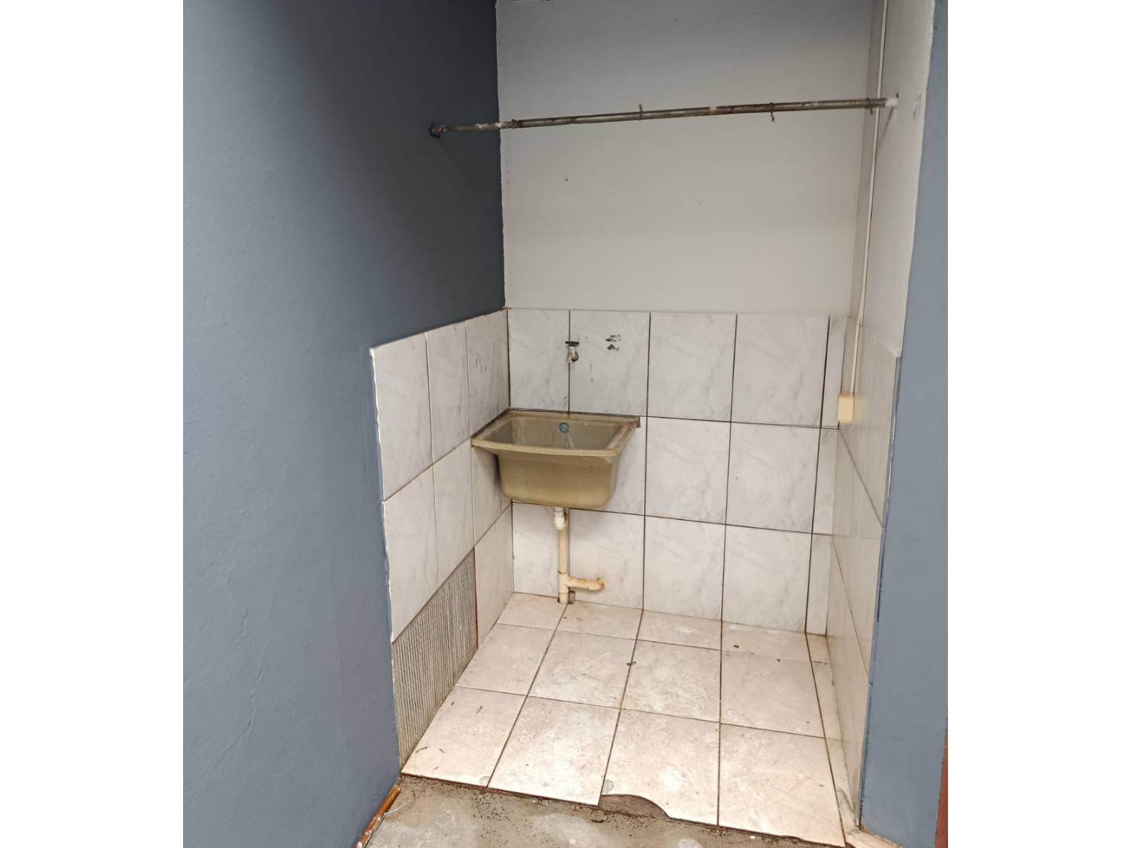 Avenida Leblon, 425 Fundos - Jardim Guanabara