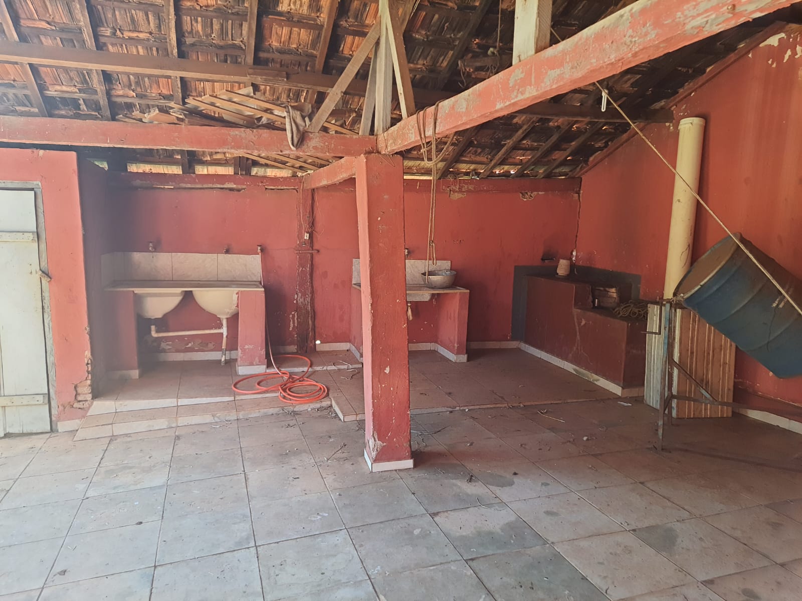 SITIO NO CÓRREGO DOS PINTOS COM ACESSO AO RIO LAJEADO.