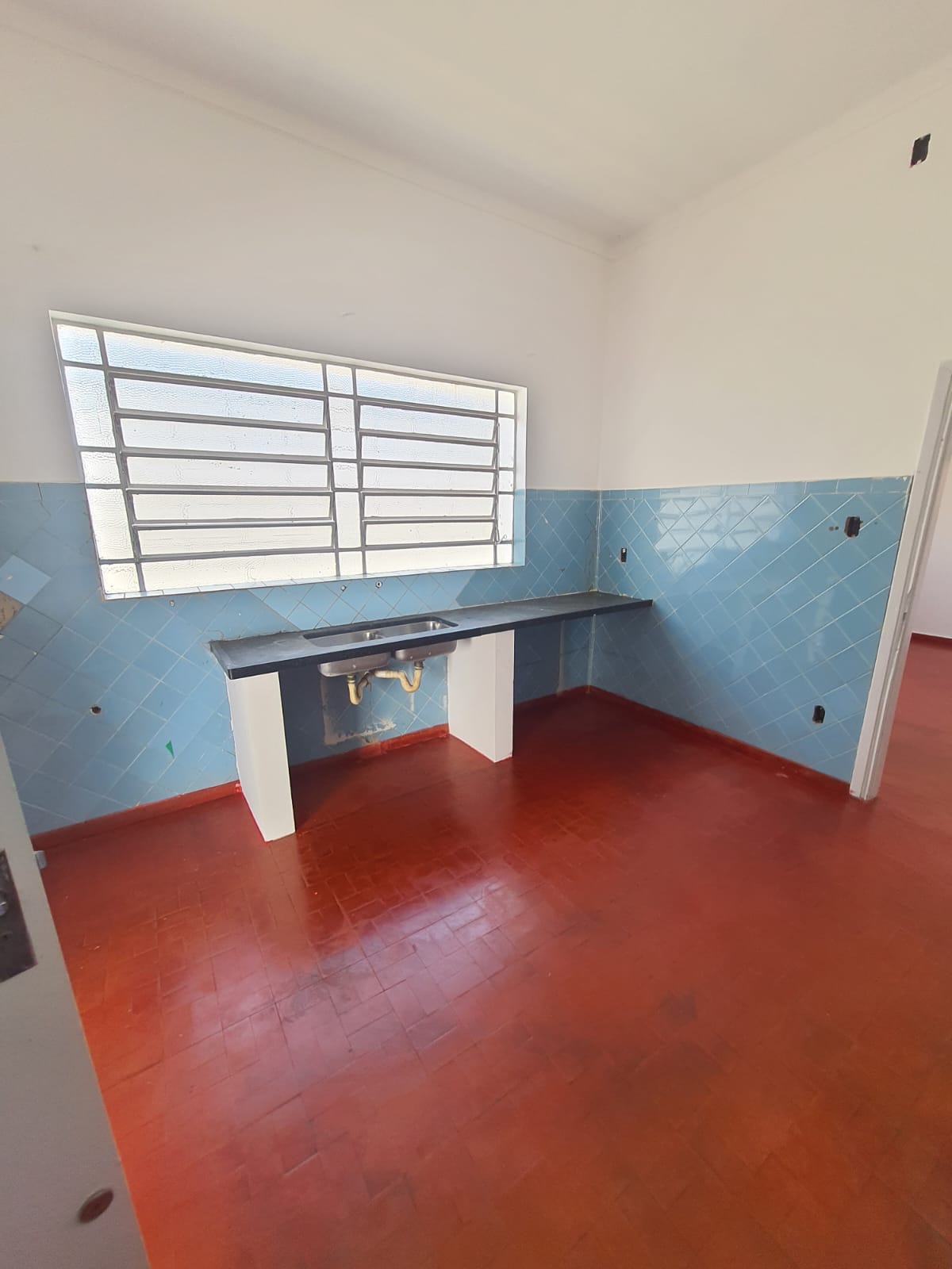 CASA NO CENTRO, ÓTIMA LOCALIZAÇÃO