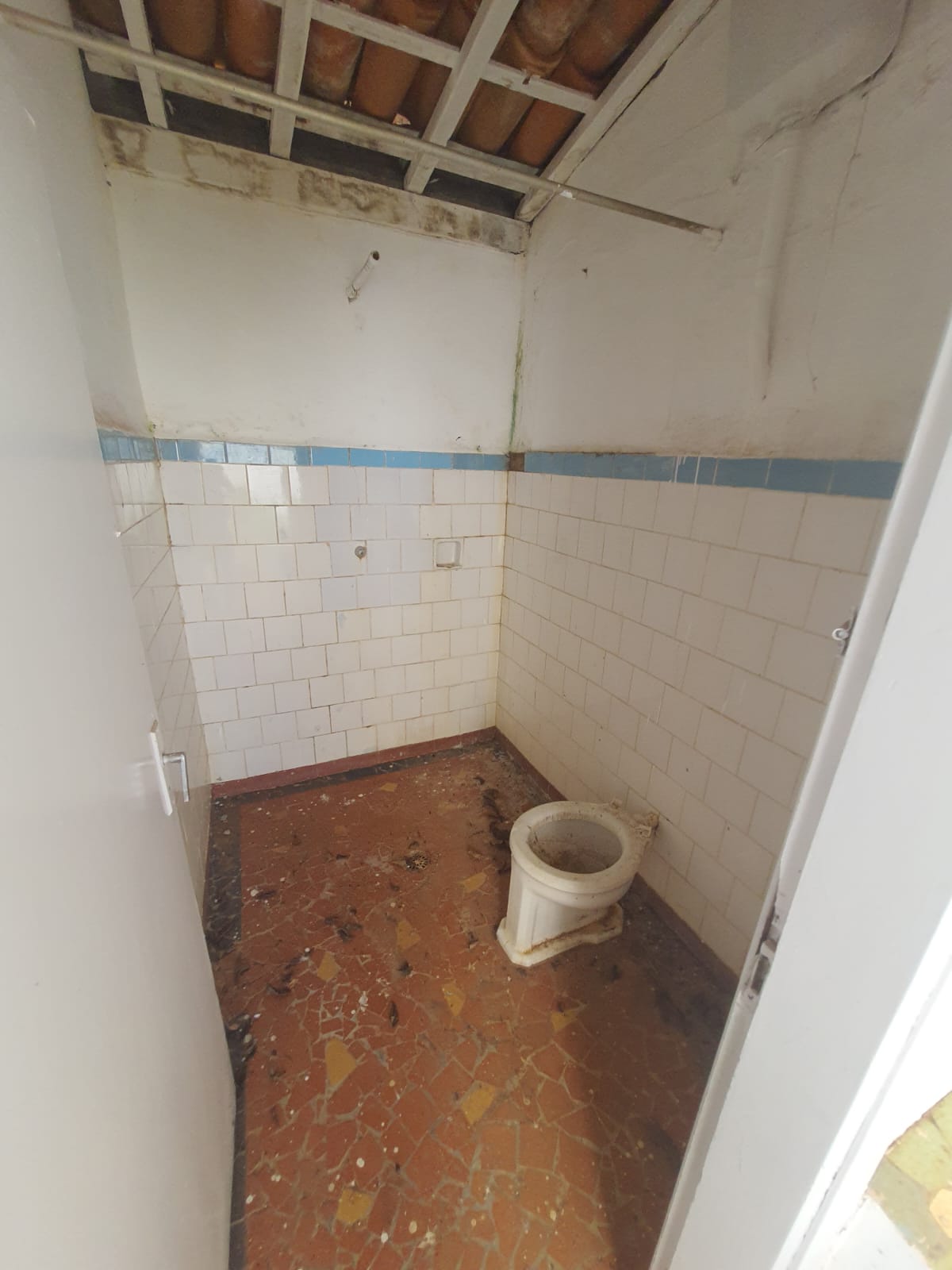 CASA NO CENTRO, ÓTIMA LOCALIZAÇÃO