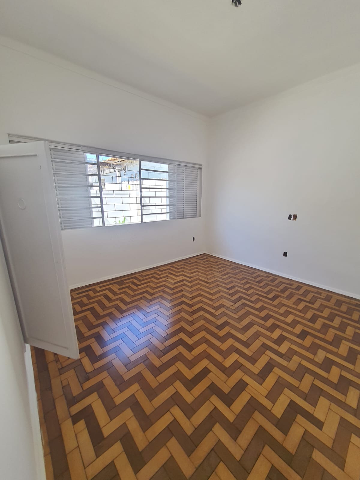 CASA NO CENTRO, ÓTIMA LOCALIZAÇÃO