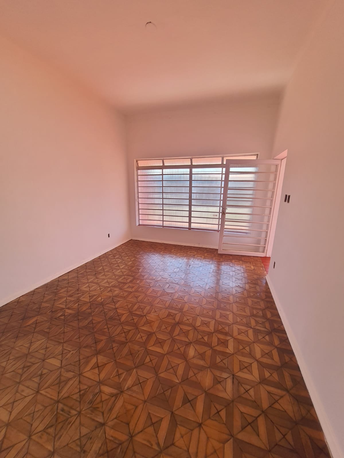 CASA NO CENTRO, ÓTIMA LOCALIZAÇÃO