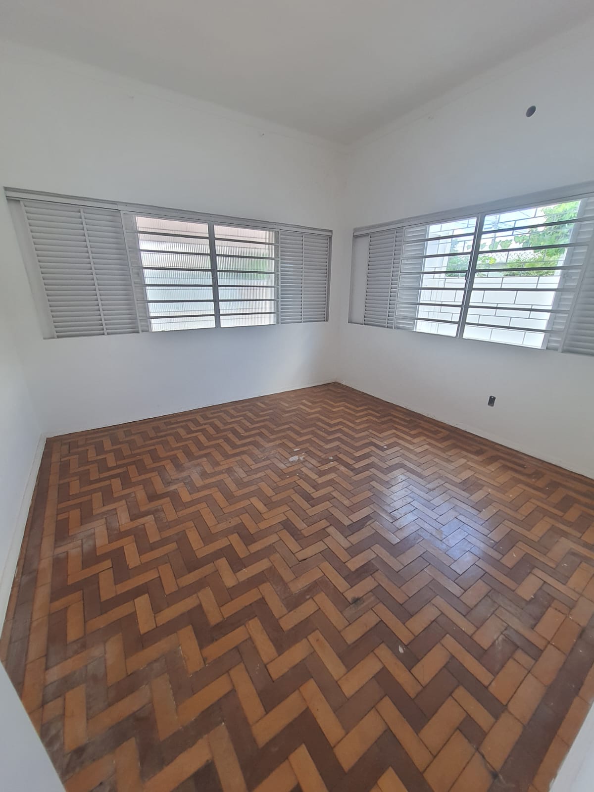 CASA NO CENTRO, ÓTIMA LOCALIZAÇÃO