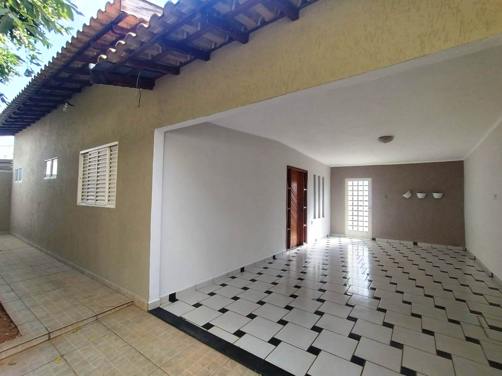 ÓTIMA CASA NO JARDIM DEL REY