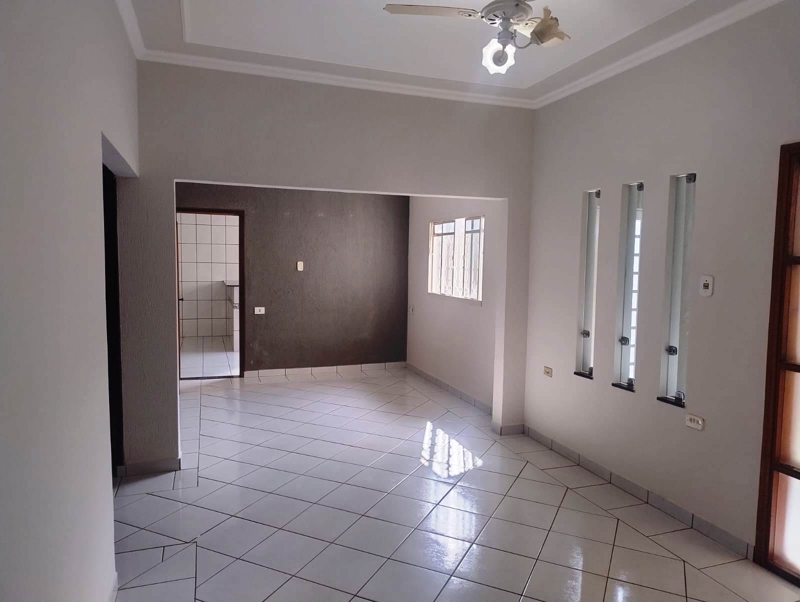 ÓTIMA CASA NO JARDIM DEL REY