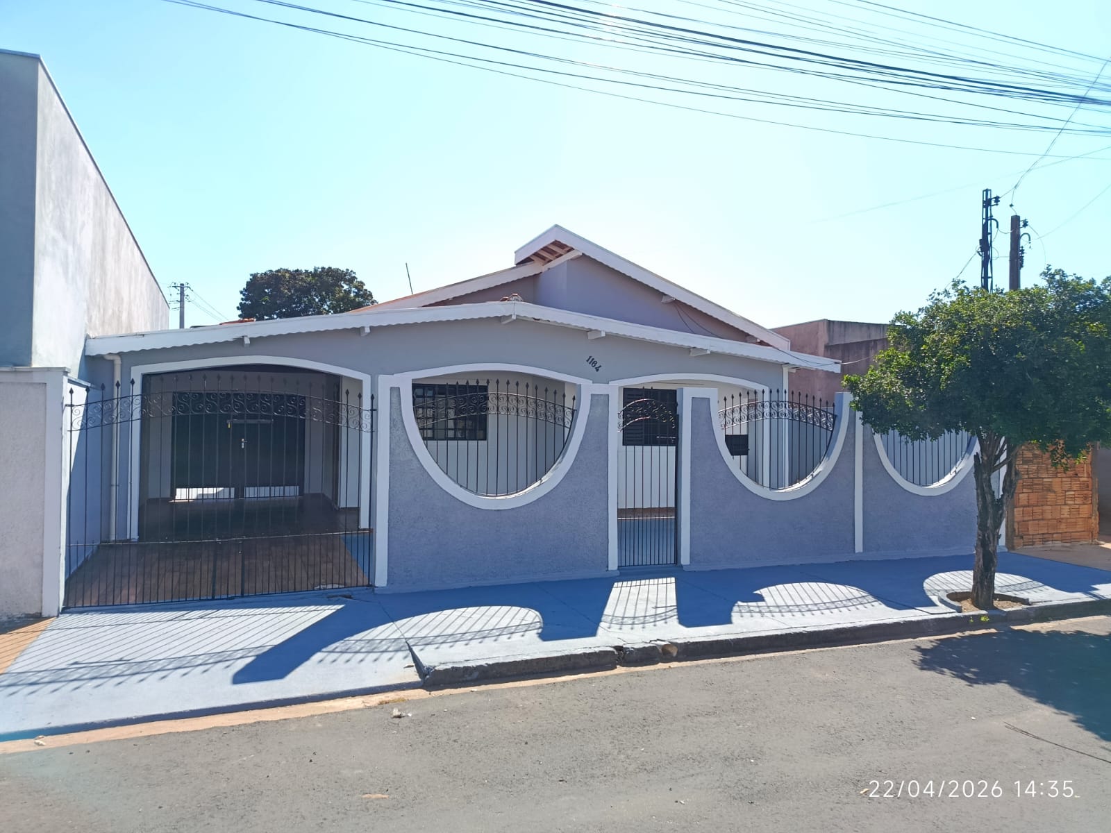 LINDA CASA NO JARDIM DEL REY