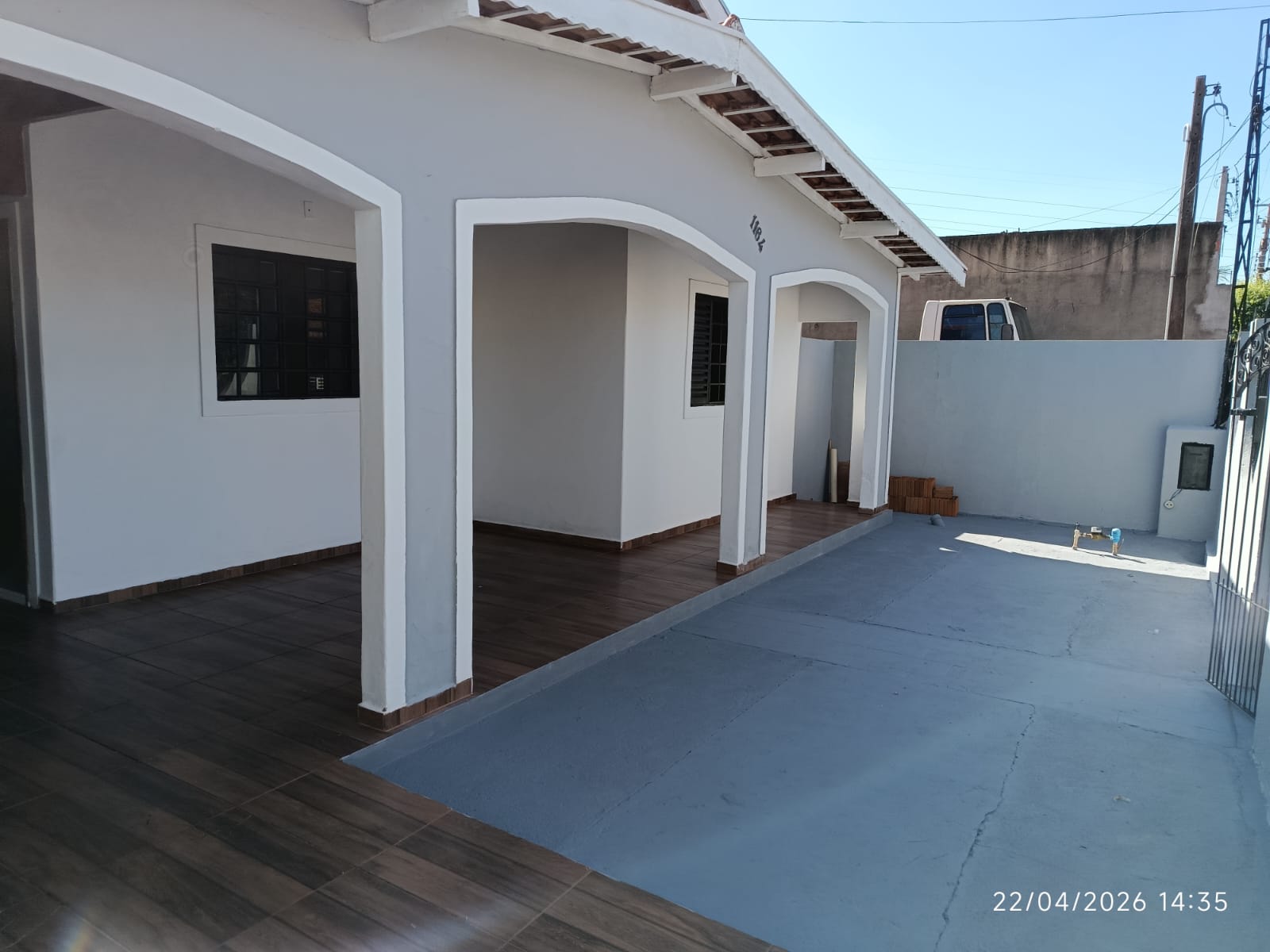LINDA CASA NO JARDIM DEL REY