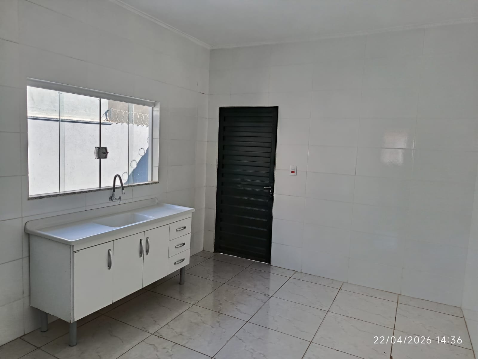 LINDA CASA NO JARDIM DEL REY
