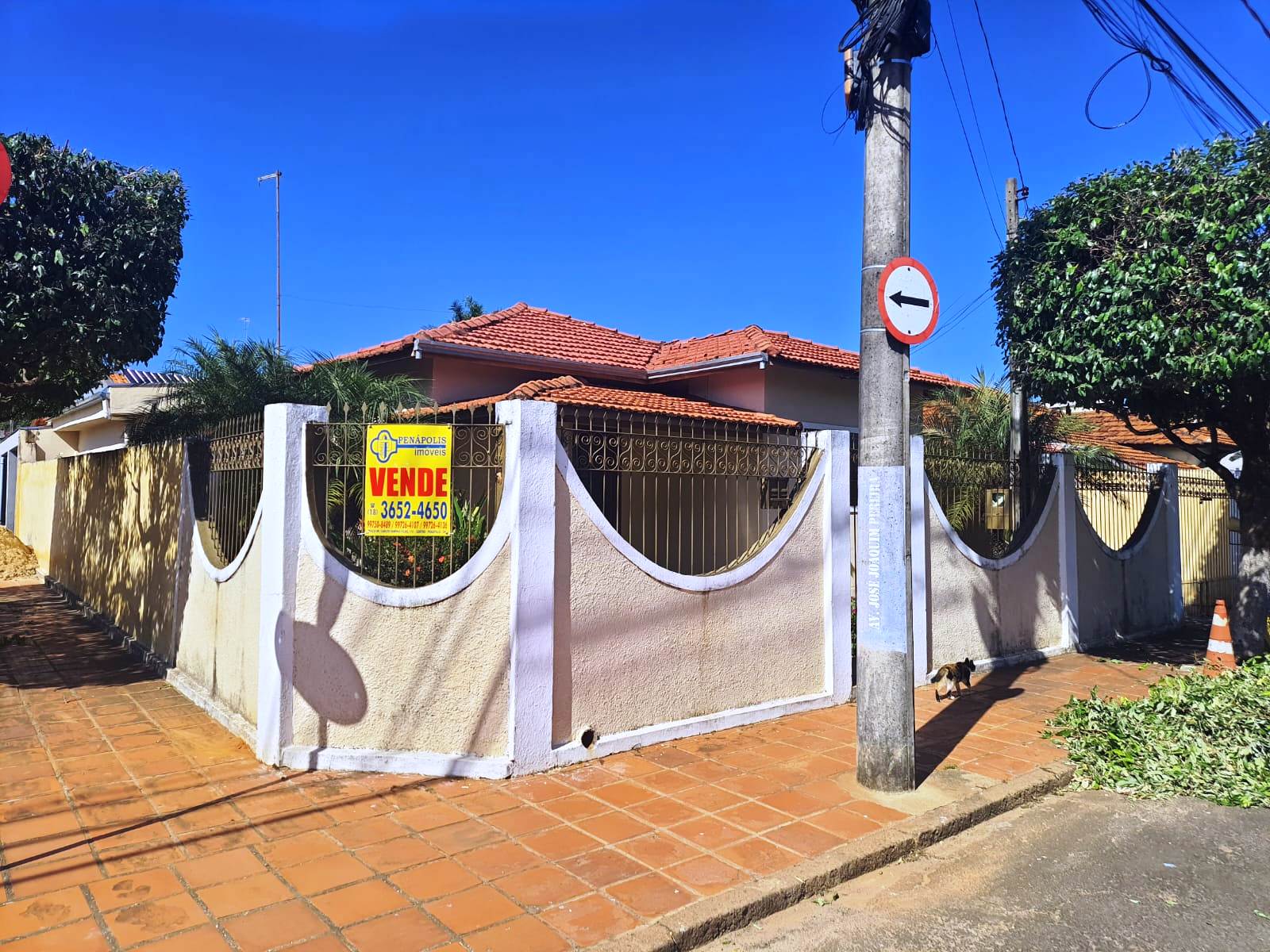 CASA DE ESQUINA NO BAIRRO SÃO JOAQUIM, PRÓXIMA AO SÃO CRISTÓVÃO