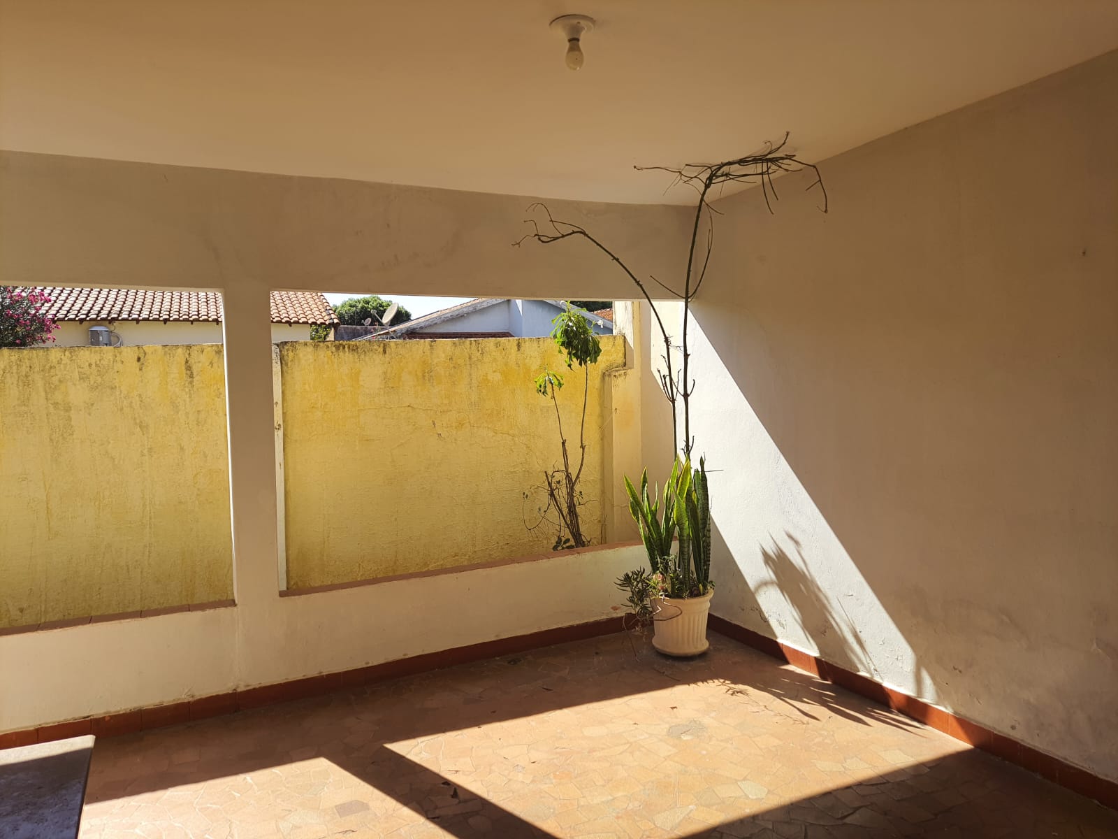 CASA DE ESQUINA NO BAIRRO SÃO JOAQUIM, PRÓXIMA AO SÃO CRISTÓVÃO