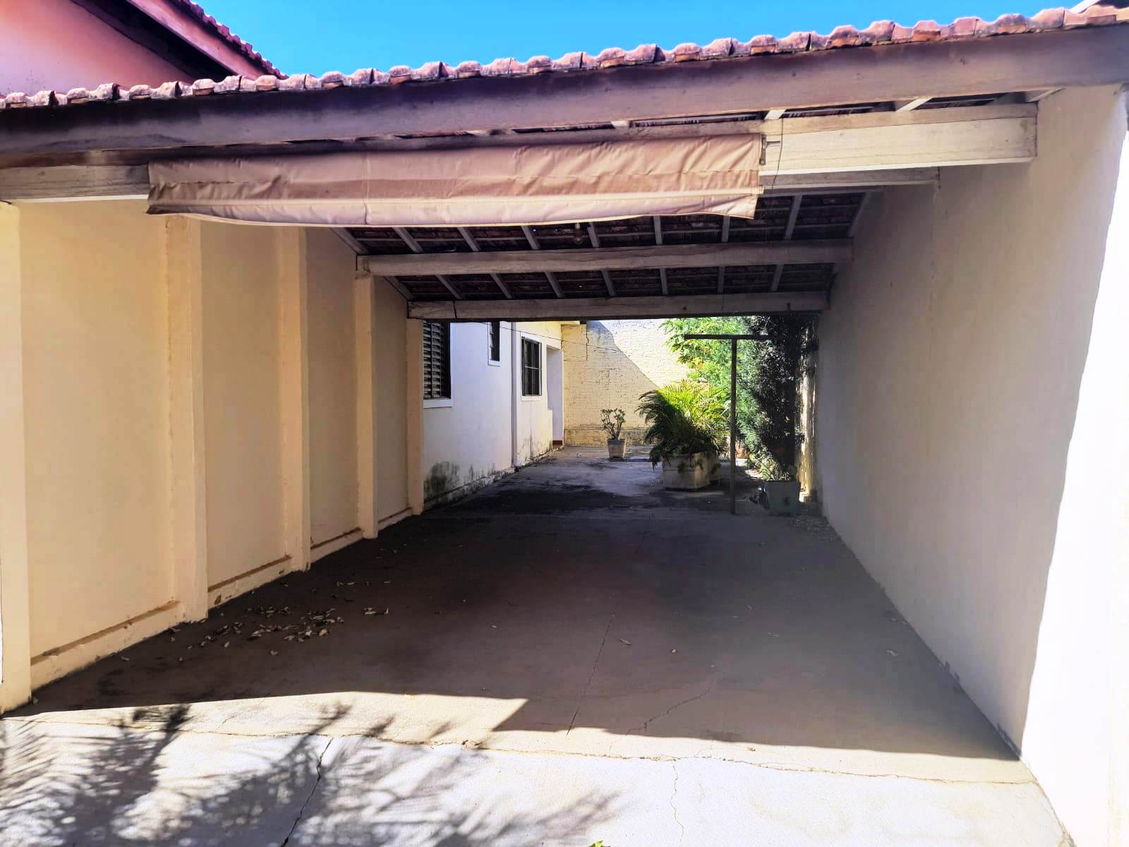 CASA DE ESQUINA NO BAIRRO SÃO JOAQUIM, PRÓXIMA AO SÃO CRISTÓVÃO
