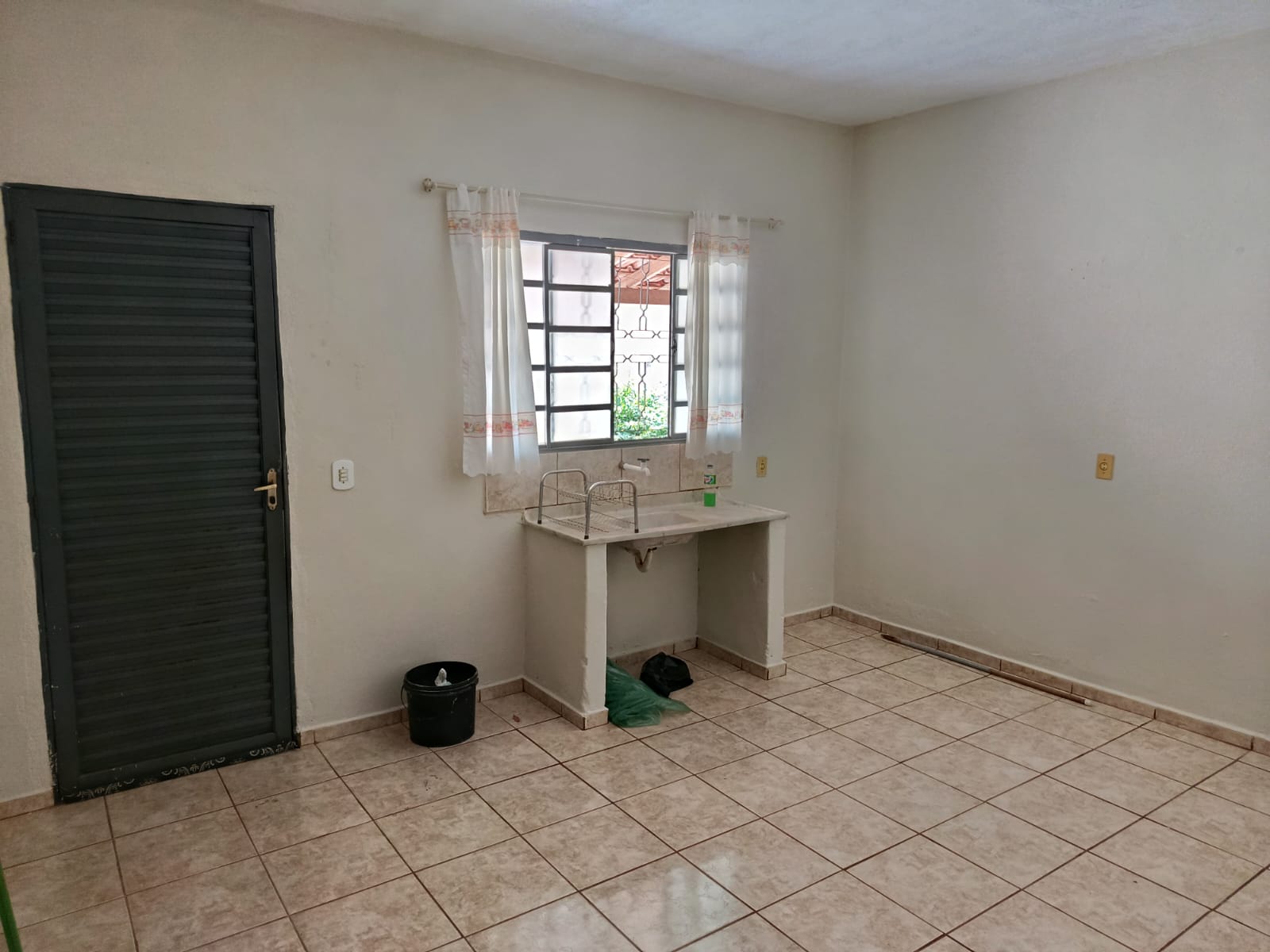 Rua José Diniz Mendonça, 470 - Residencial Jardim Tropical