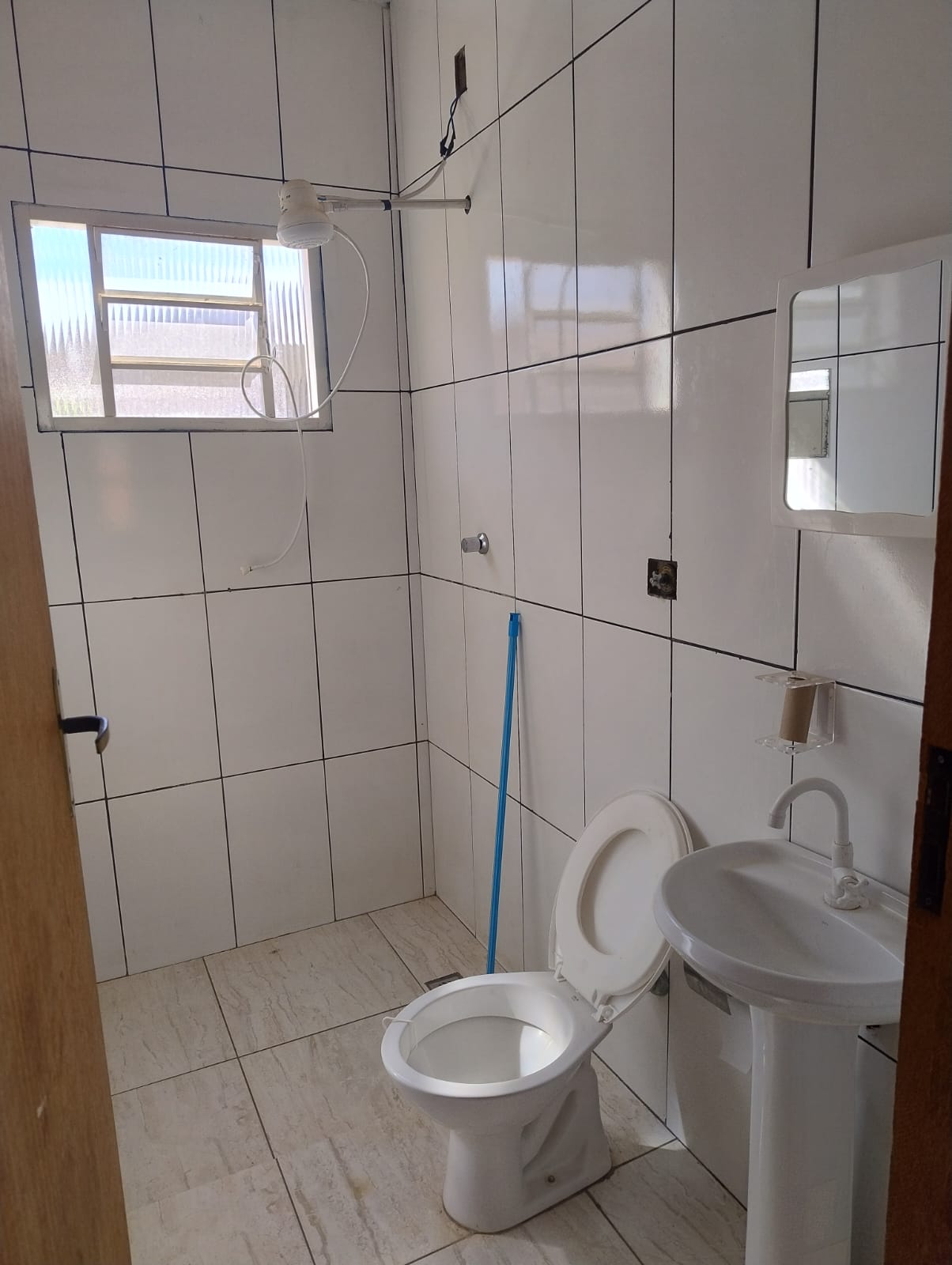 CASA NO JARDIM DO LAGO 5