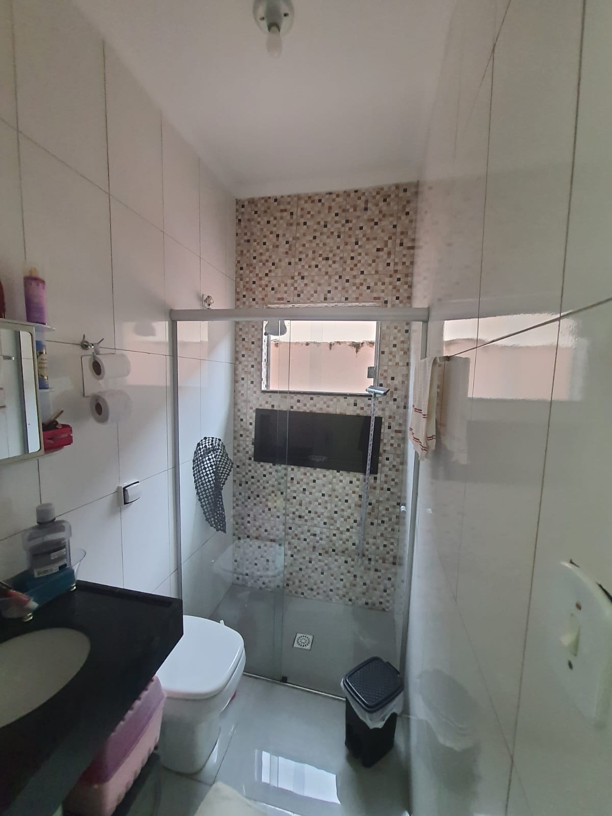 CENTRO - CASA DE ESQUINA COM TRÊS DORMITÓRIOS