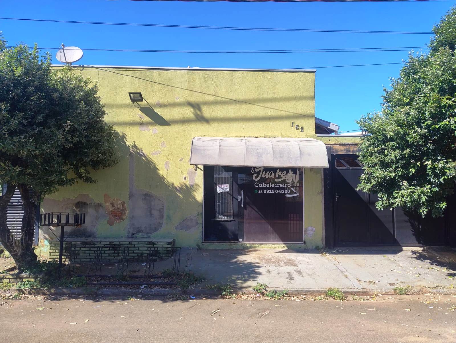 CASA COM SALÃO EM AVANHANDAVA