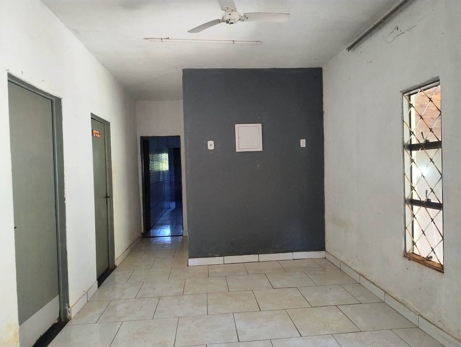 CASA COM SALÃO EM AVANHANDAVA