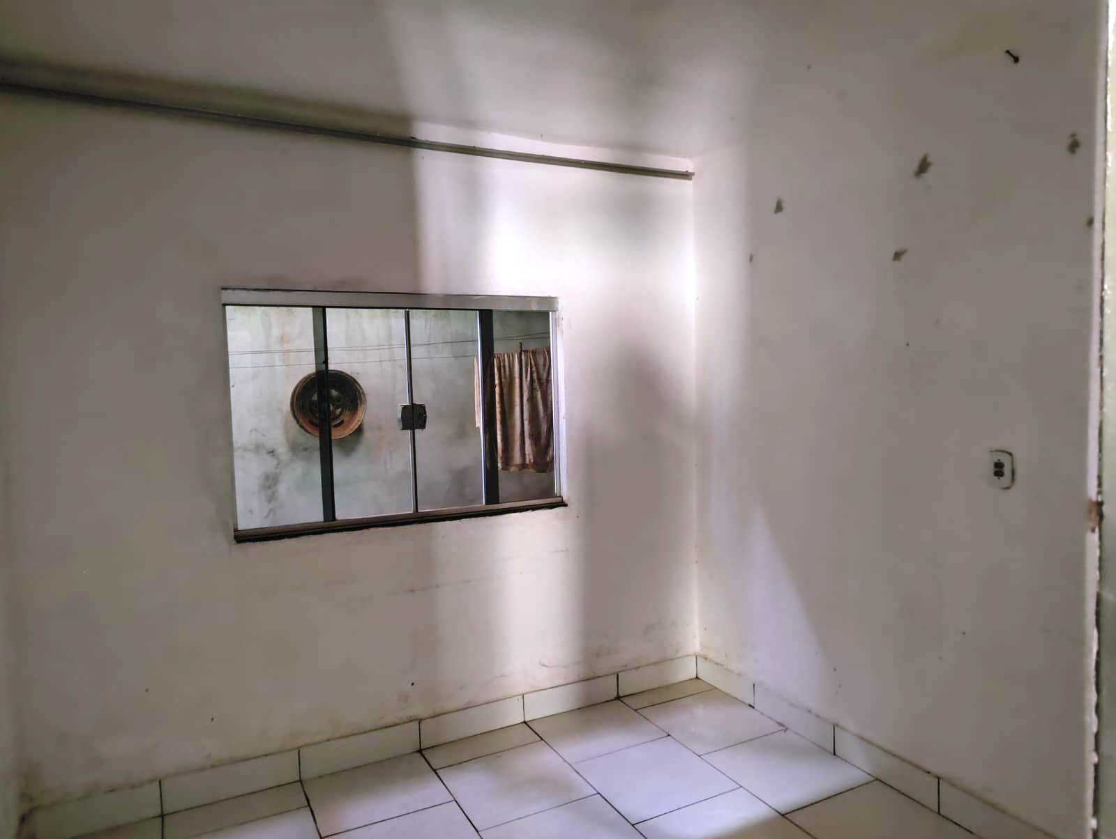 CASA COM SALÃO EM AVANHANDAVA