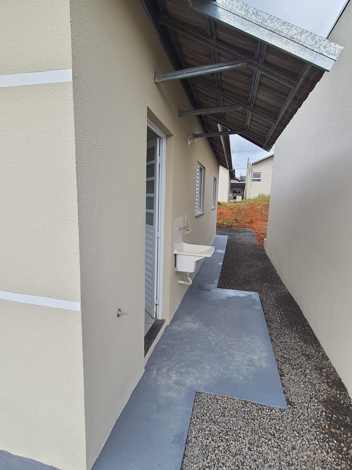 LINDA CASA NO CONDOMÍNIO PITANGUEIRAS, ABAIXO DO PREÇO DE MERCADO