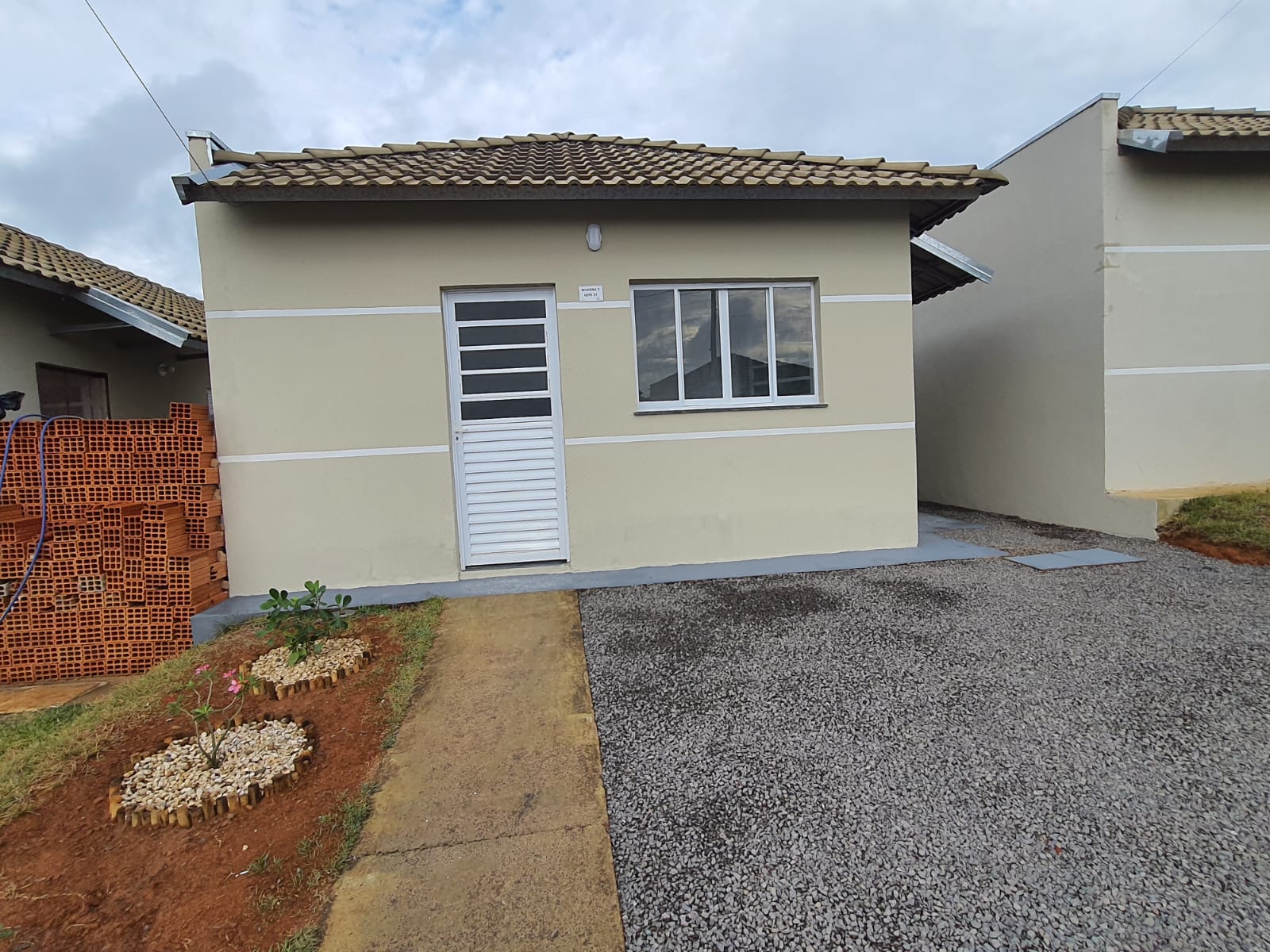 LINDA CASA NO CONDOMÍNIO PITANGUEIRAS, ABAIXO DO PREÇO DE MERCADO
