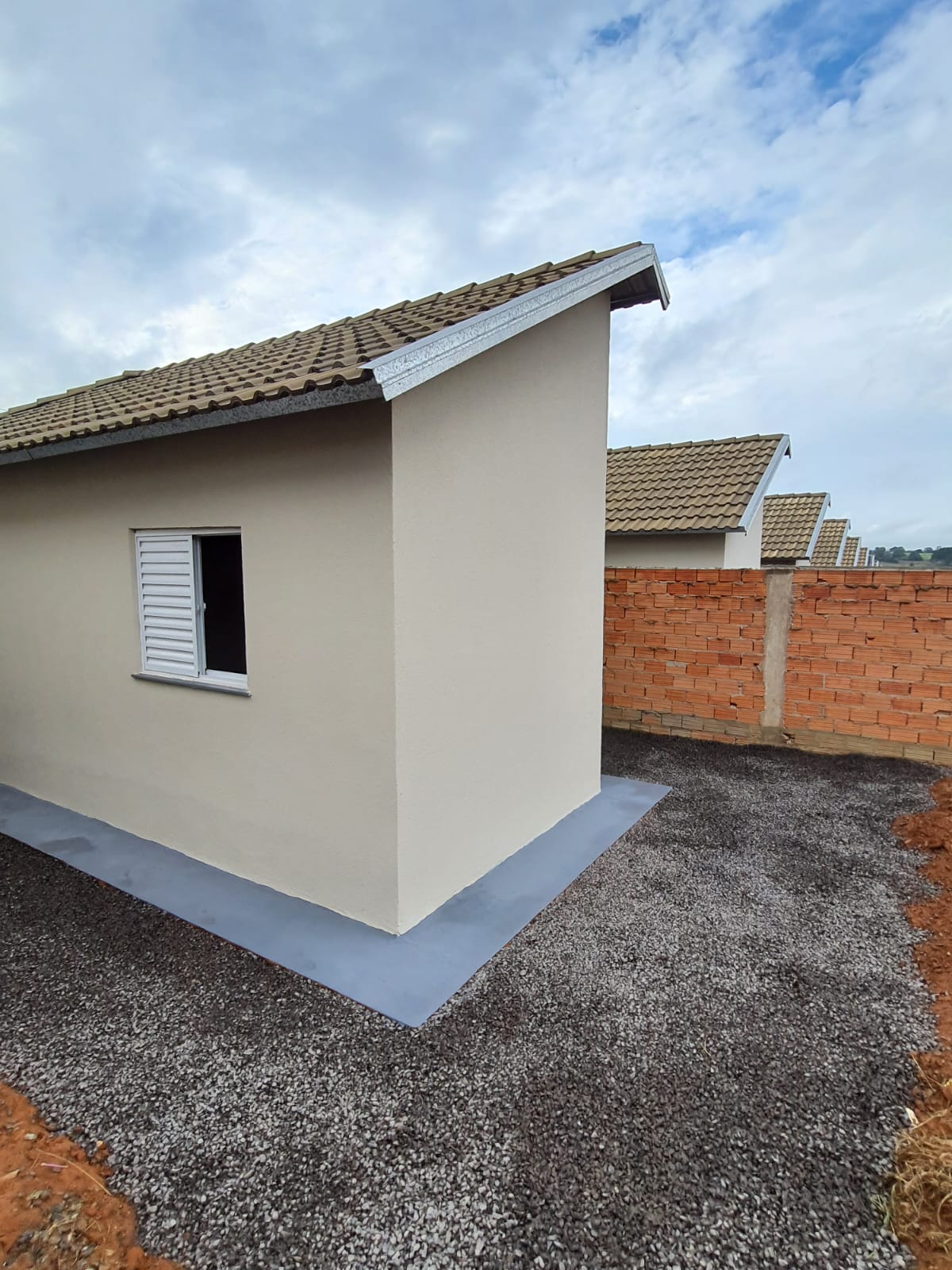 LINDA CASA NO CONDOMÍNIO PITANGUEIRAS, ABAIXO DO PREÇO DE MERCADO